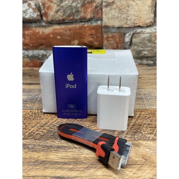 Apple iPod nano 4th generation 8GB Model:A1285 Purple - Picture 2 of 5